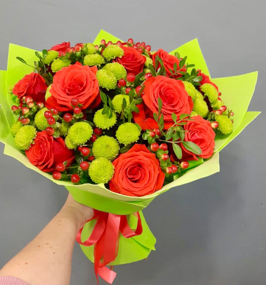 Букет цветов из: Хризантемы и Розы в Толмачёво