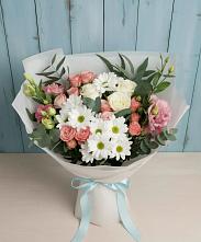 Букет цветов из:  Розы, Лизиантусы и Хризантемы в Толмачёво