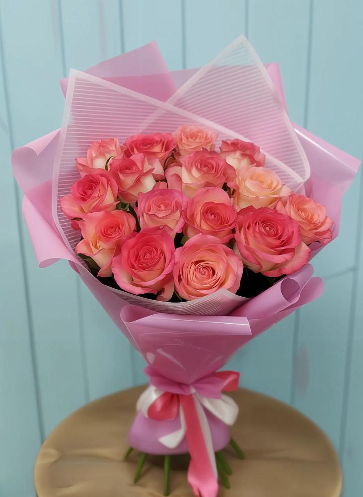 Букет 15 Розовых роз Равель в Толмачёво