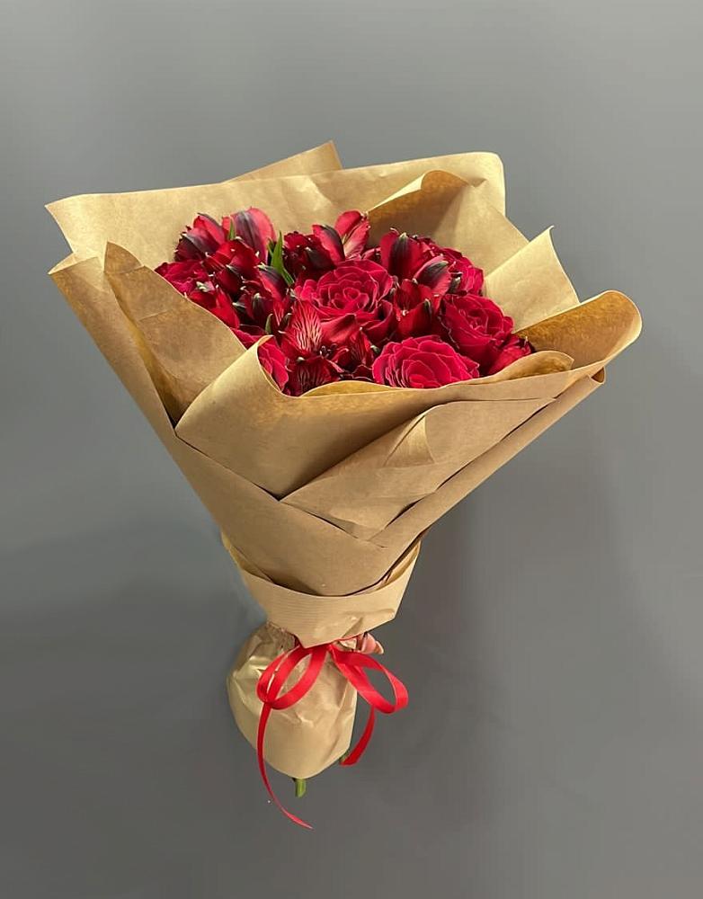 Букет цветов из: Альстромерии и Розы в Толмачёво