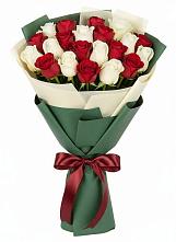 Букет Микс из красных и белых роз #REPLACE_PRED# Толмачёво