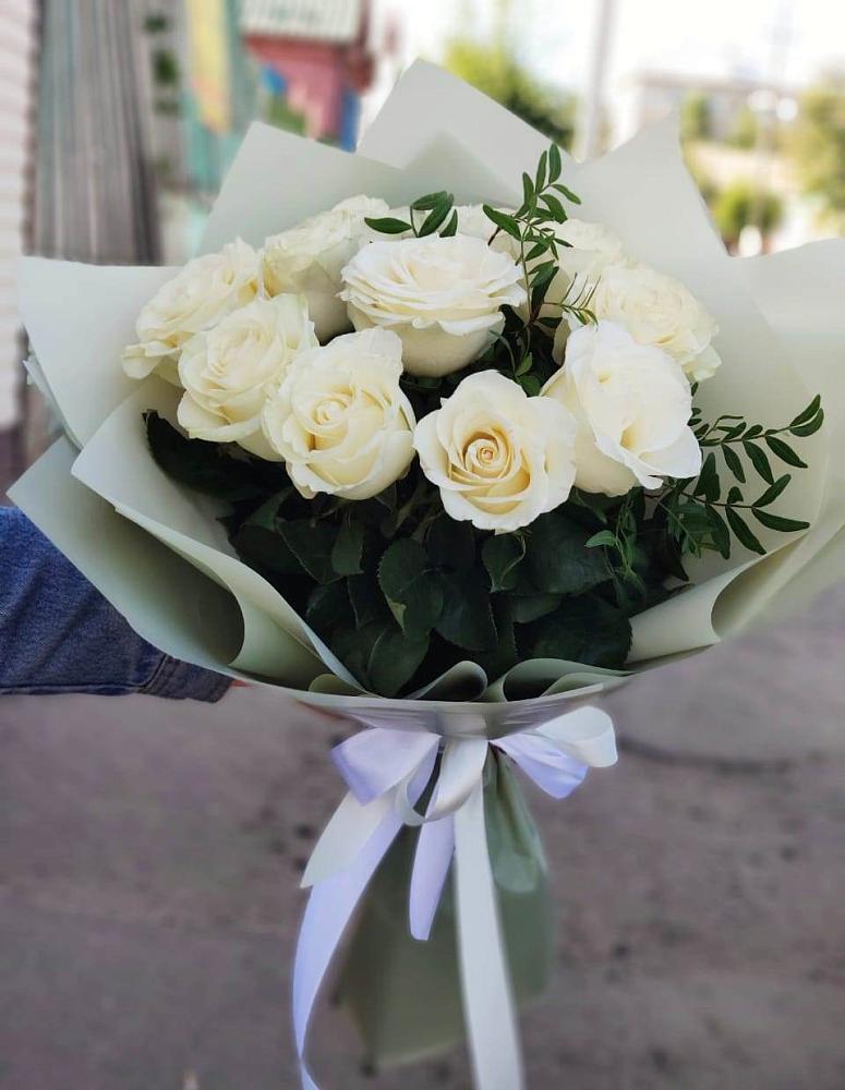 Букет Белые розы Проуд в Толмачёво