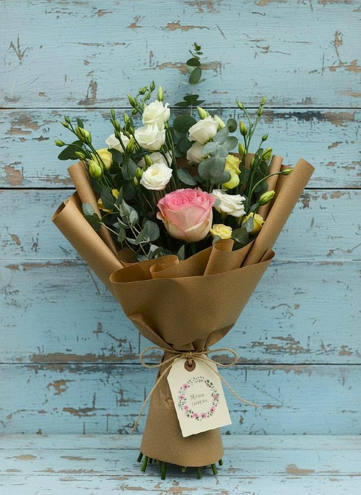 Букет цветов из: Розы и Лизиантусы в Толмачёво