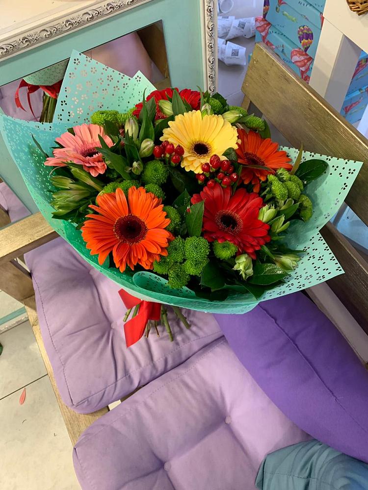 Букет цветов из: Герберы, Хризантемы и Альстромерии в Толмачёво