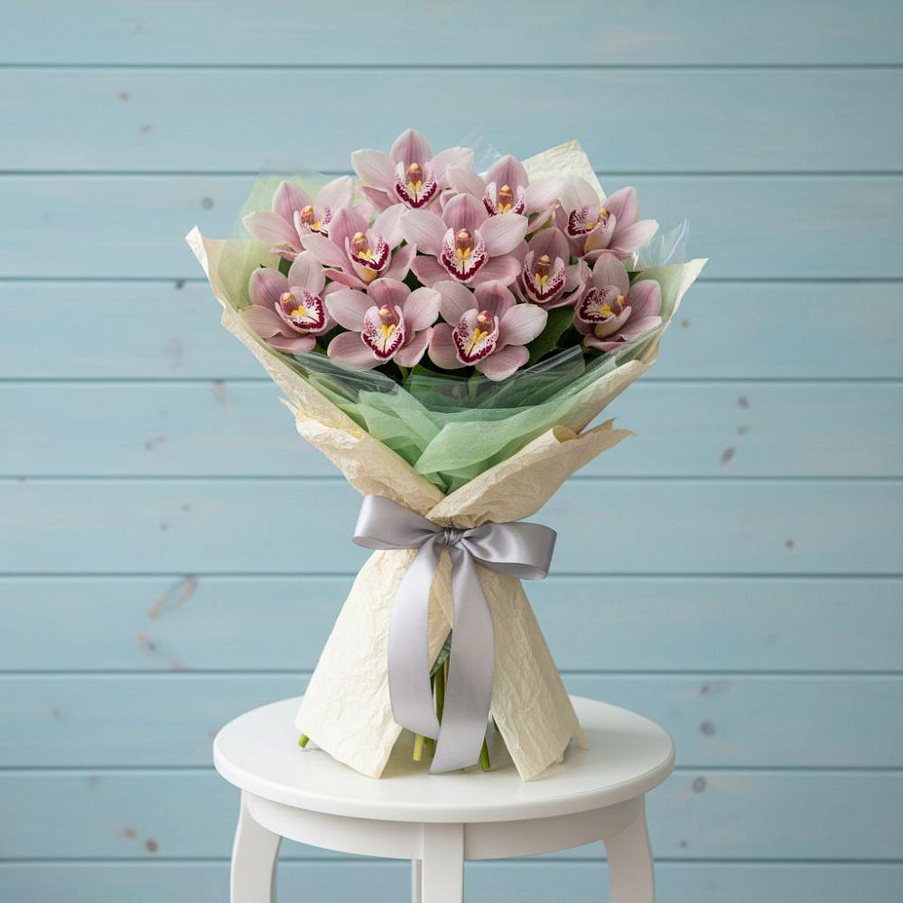 Букет цветов из: Орхидеи и Розы в Толмачёво