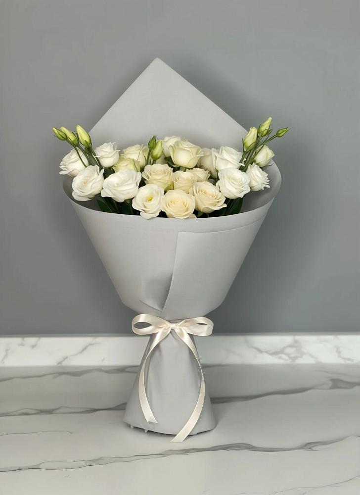 Букет цветов из: Розы и Лизиантусы в Толмачёво