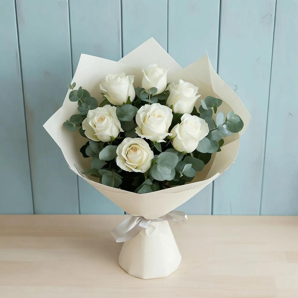 Букет Белые розы в Эвкалипте в Толмачёво