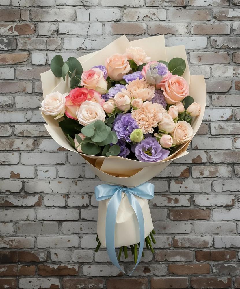 Букет цветов из: Розы, Лизиантусы и Гвоздики в Толмачёво