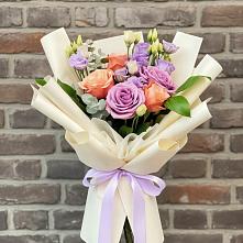 Букет цветов из:  Лизиантусы и Розы в Толмачёво
