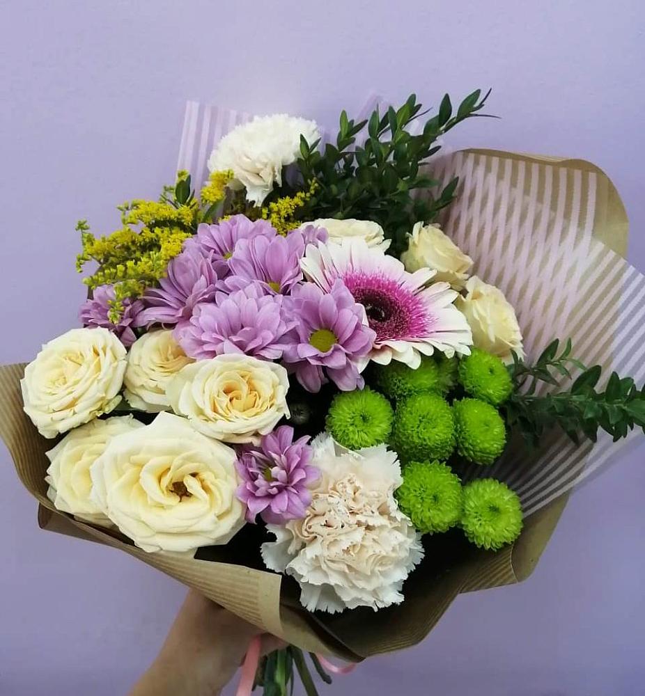 Букет цветов из: Хризантемы, Розы, Гвоздики и Герберы в Толмачёво