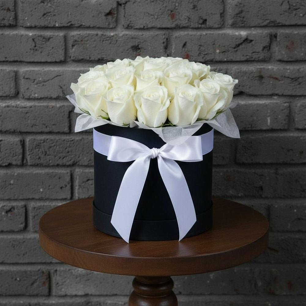 Цветочная композиция из Розы в шляпной коробке в Толмачёво