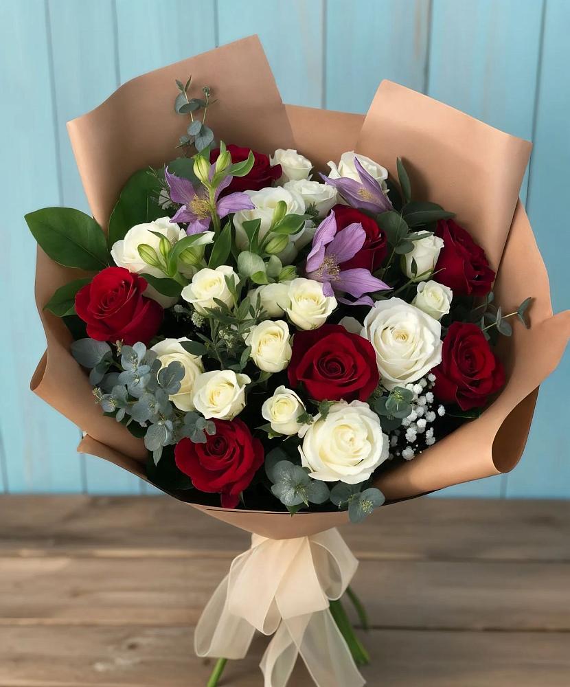 Букет цветов из: Розы и Альстромерии в Толмачёво